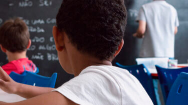 Abandono escolar cresce 197,8% em 2021: Como o Alicerce pode ajudar?