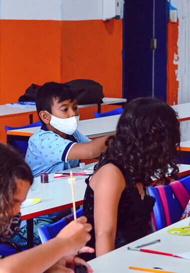 Como o Alicerce ajuda a recuperar o atraso escolar?